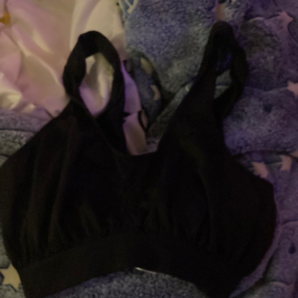 Women’s extra large, black sports bra